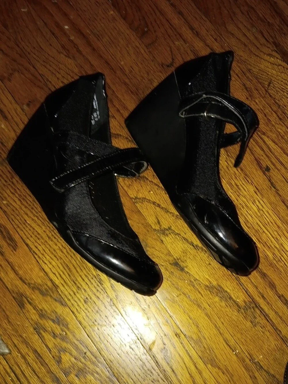 dexflex comfort Black Patent Trim Mary Jane Dress wedges